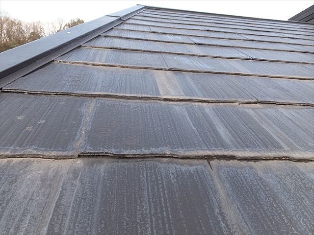 雨染みが生じたカラーベスト